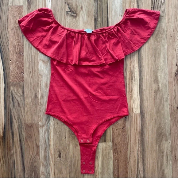 J. Crew Off Shoulder Ruffle Red Bodysuit Size XS - Picture 2 of 4